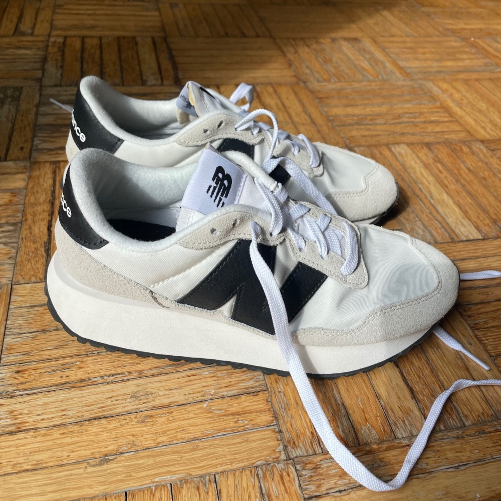 new balance 237 women’s 7.5 white shoe
